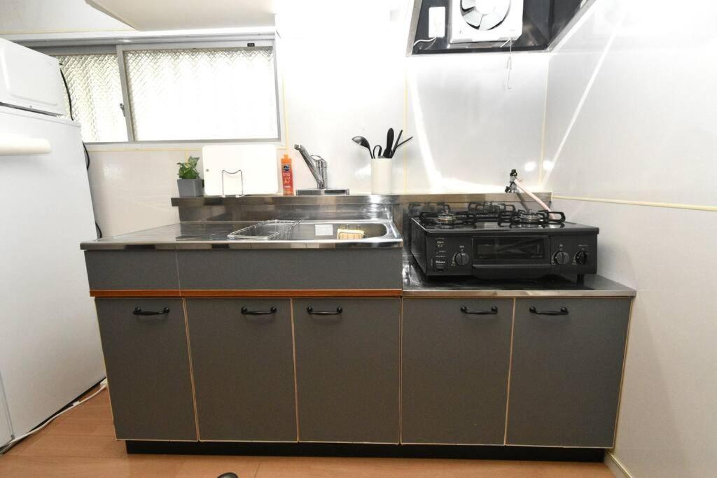 ゆったり1Ldkで最大8人まで宿泊可能！博多駅・キャナルも徒歩圏内！コンビニ・スーパー徒歩１分！ Sumiyoshi-cho 외부 사진